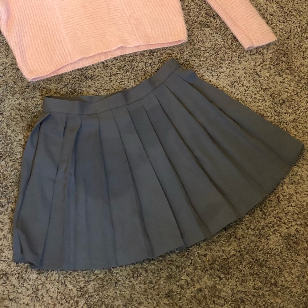 *Asian sizing* Grey pleated skirt